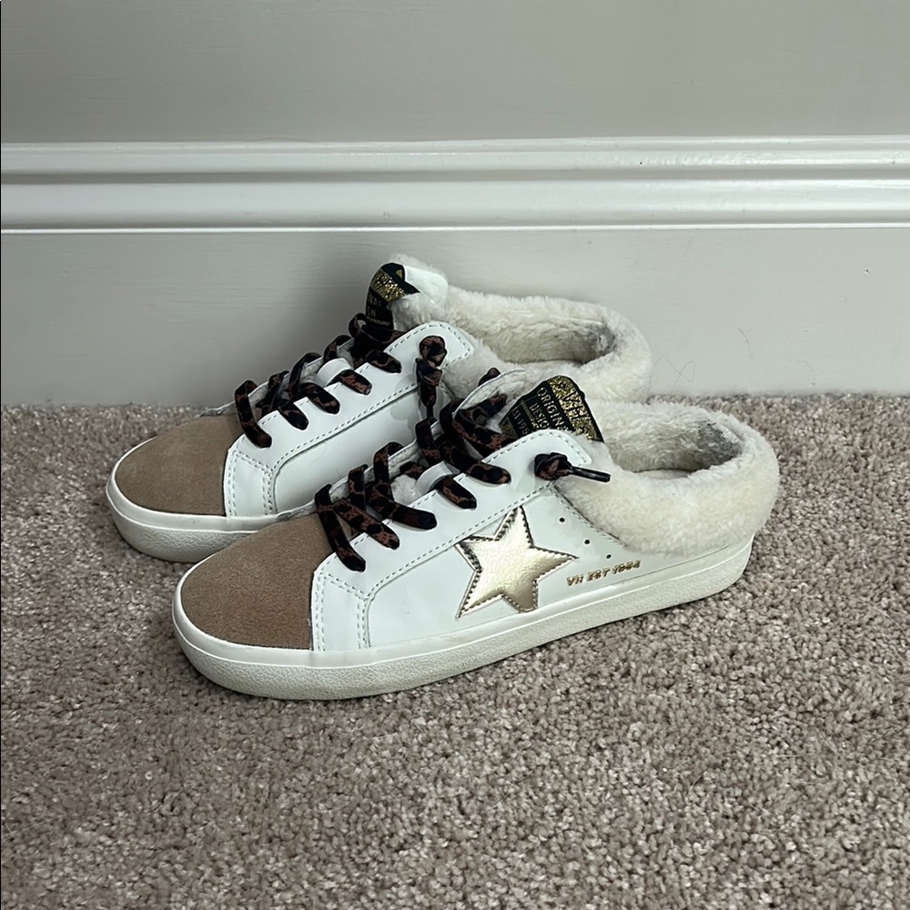 Vintage Havana sneaker with leopard laces and Sherpa lining